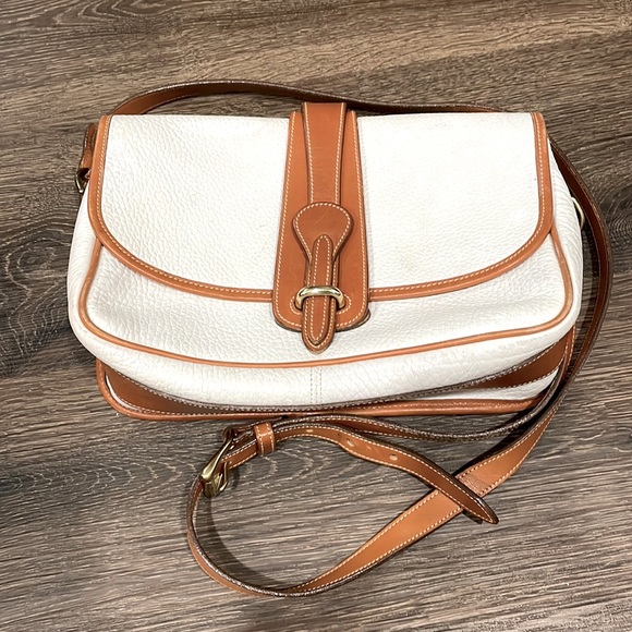 Dooney & Bourke Handbags - DOONEY & BOURKE Vintage Essex Crossbody Bag